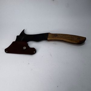 تبر فولادی با دسته چوبی و غلاف چرمی